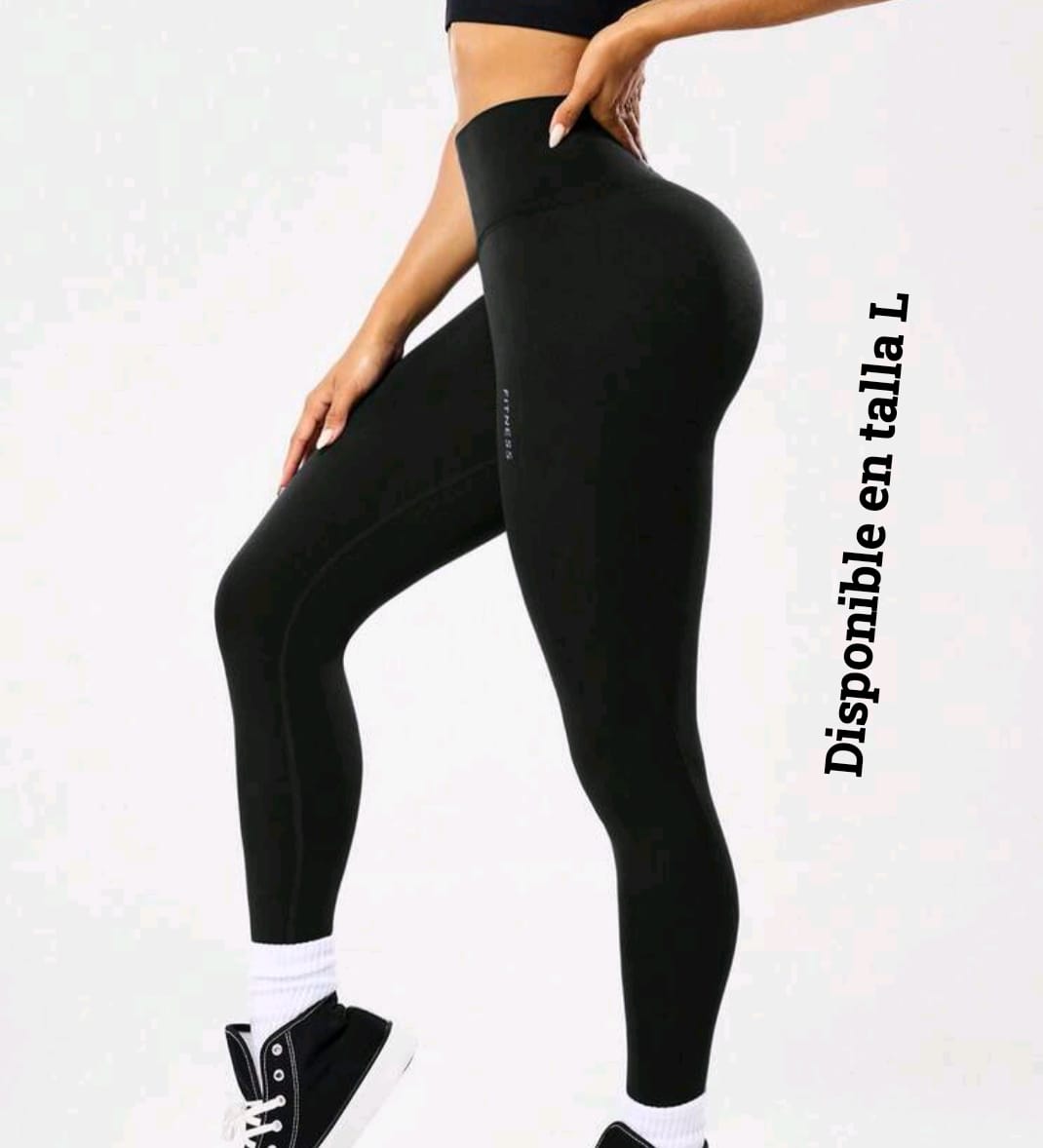 Color: Negro  Talla: L  Diseño:  Cintura alta que moldea y estiliza  Corte ajustado tipo “segunda piel”  Realzan la silueta y brindan soporte  Tela:  Elástica  Suave  Transpirable  Ideal para entrenamiento, gym o uso diario  Estilo: Deportivo–moderno